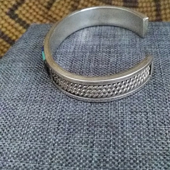 Beautiful Native American Santo Domingo Bracelet - Picture 4 of 7